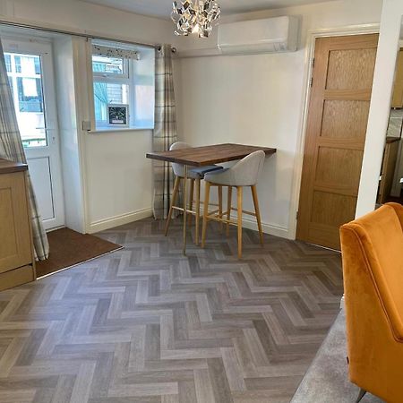 Thee Olde Cow Shed Cottingham, Central Location, 500 Meters From Cottingham Train Station, Close To Hull & Beverly, Free Parking & Wi-Fi , Entire Detached Property Exterior photo