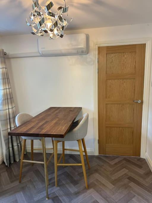 Thee Olde Cow Shed Cottingham, Central Location, 500 Meters From Cottingham Train Station, Close To Hull & Beverly, Free Parking & Wi-Fi , Entire Detached Property Exterior photo