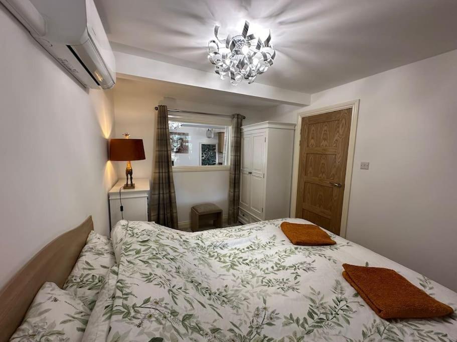 Thee Olde Cow Shed Cottingham, Central Location, 500 Meters From Cottingham Train Station, Close To Hull & Beverly, Free Parking & Wi-Fi , Entire Detached Property Exterior photo